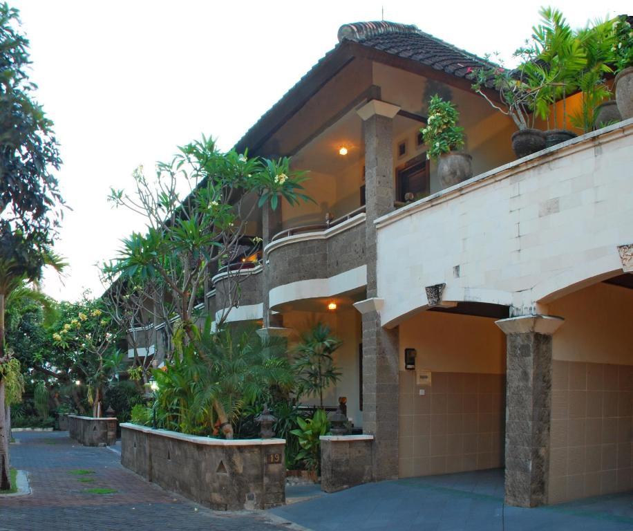 Taman Ayu 212 Hotel Denpasa Buitenkant foto