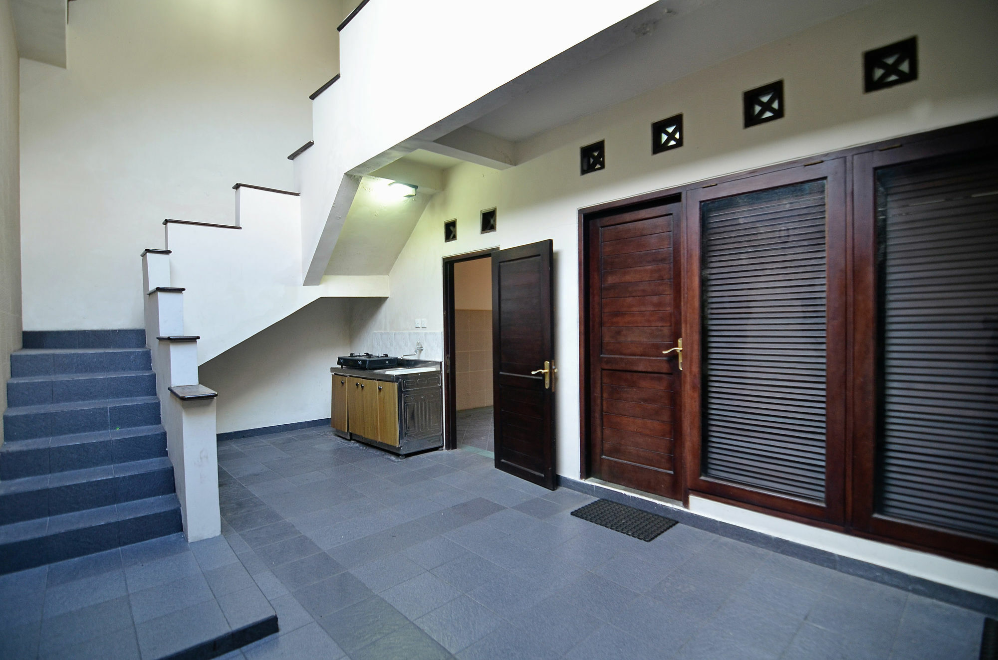 Taman Ayu 212 Hotel Denpasa Buitenkant foto