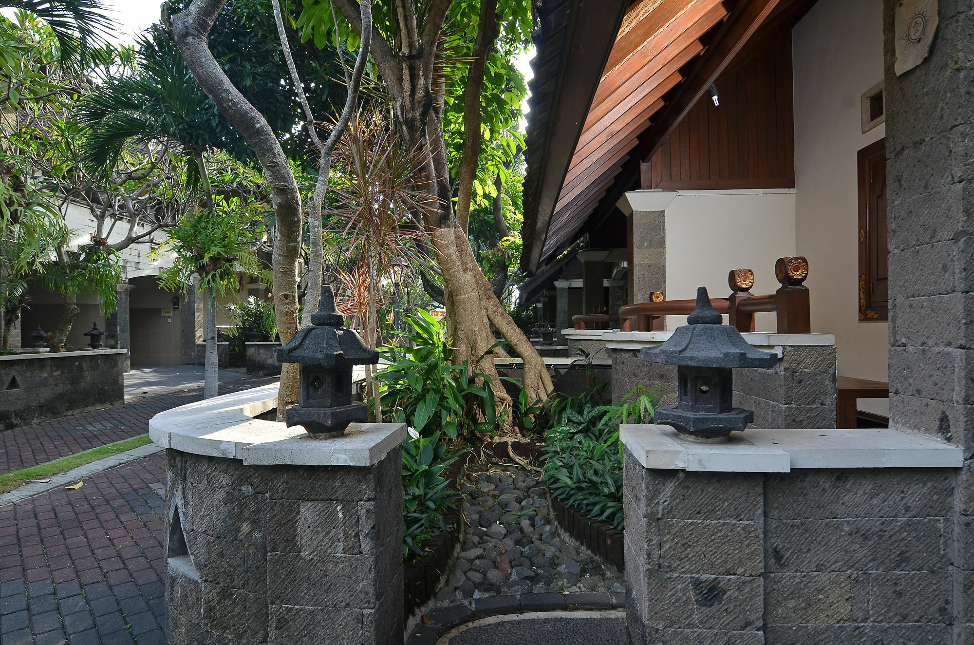 Taman Ayu 212 Hotel Denpasa Buitenkant foto
